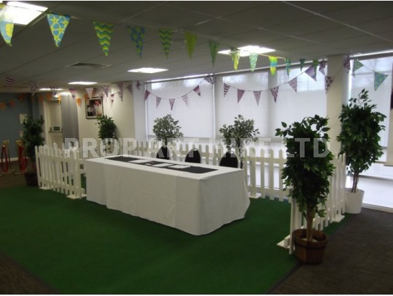 Picket Fencing Enclosure 